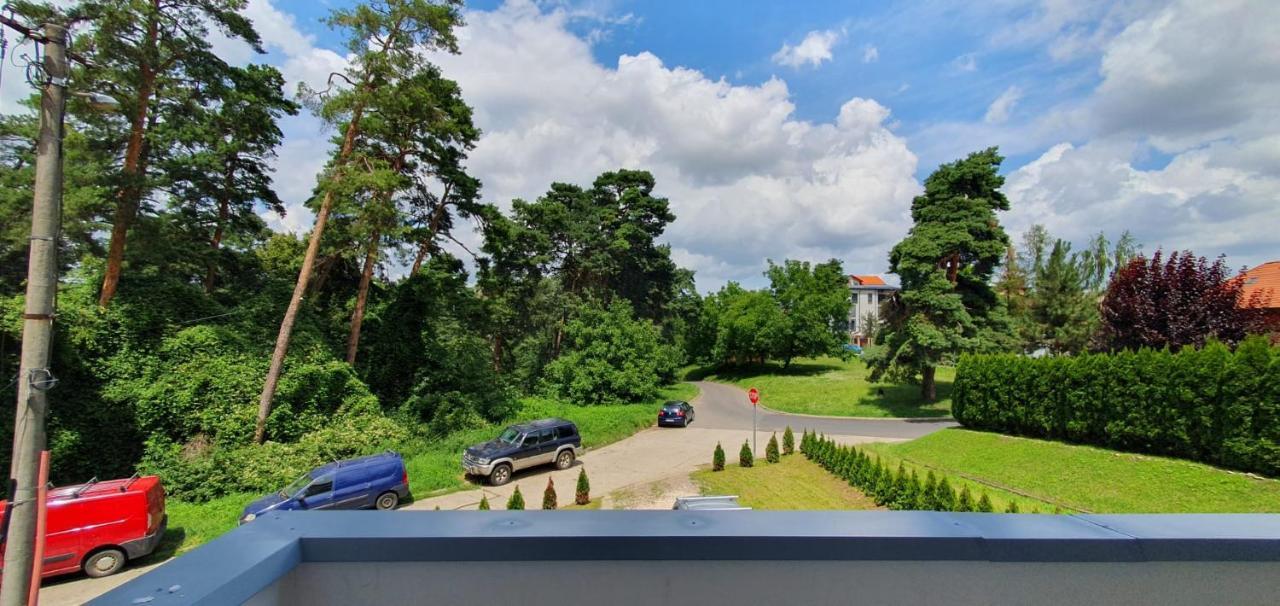 The Pines Serviced Apartments Braşov Esterno foto