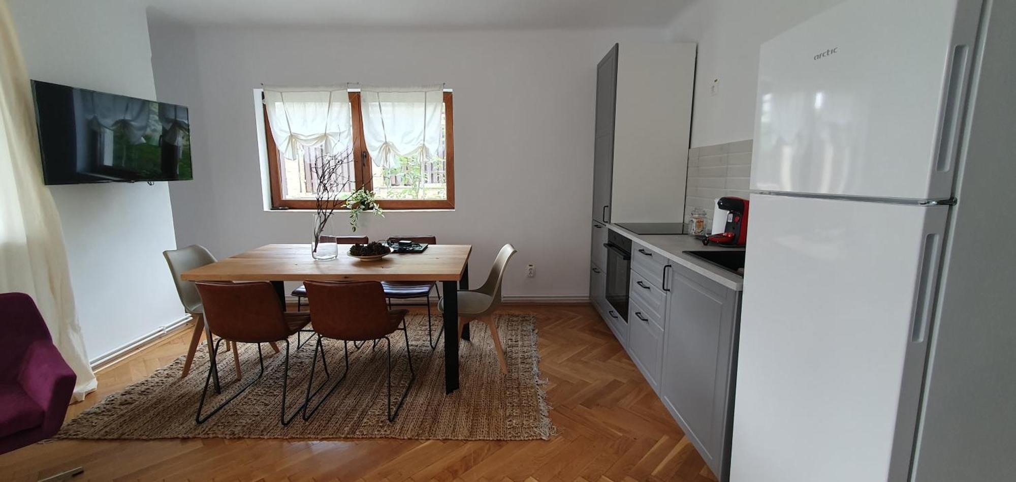 The Pines Serviced Apartments Braşov Esterno foto