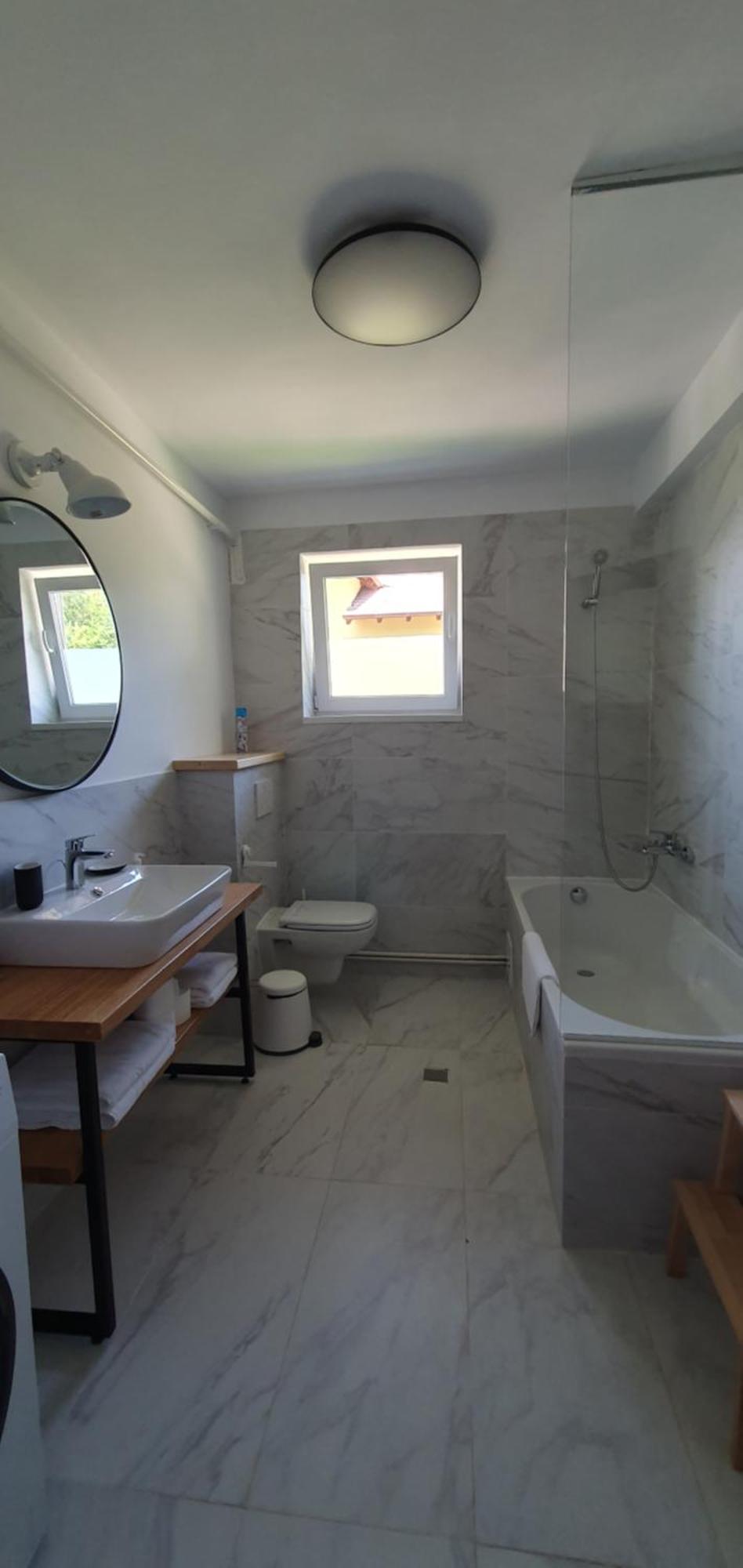 The Pines Serviced Apartments Braşov Esterno foto
