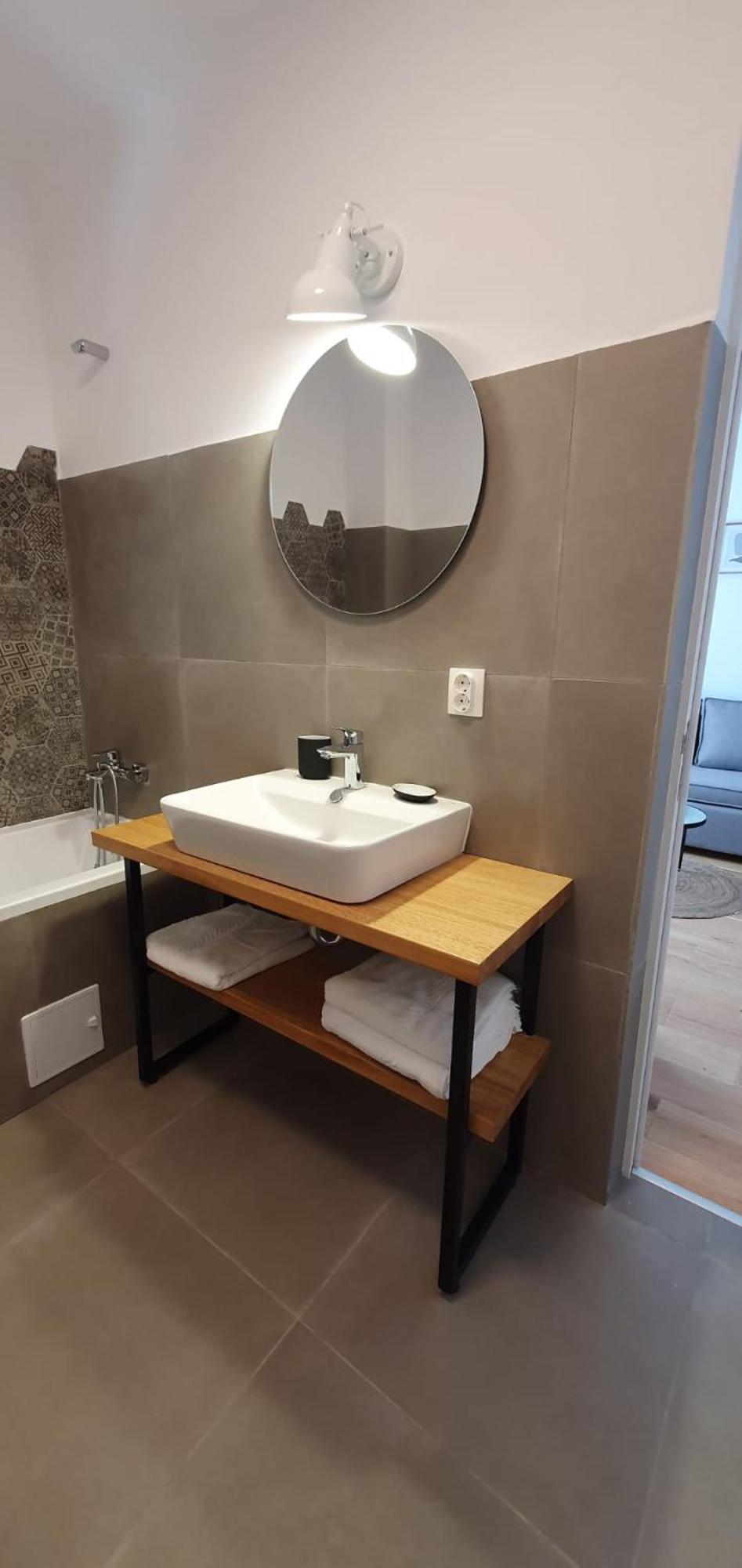The Pines Serviced Apartments Braşov Esterno foto